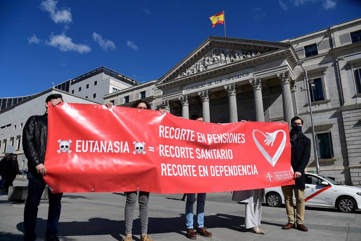 Manifestación contra la eutanasia ante el Congreso 