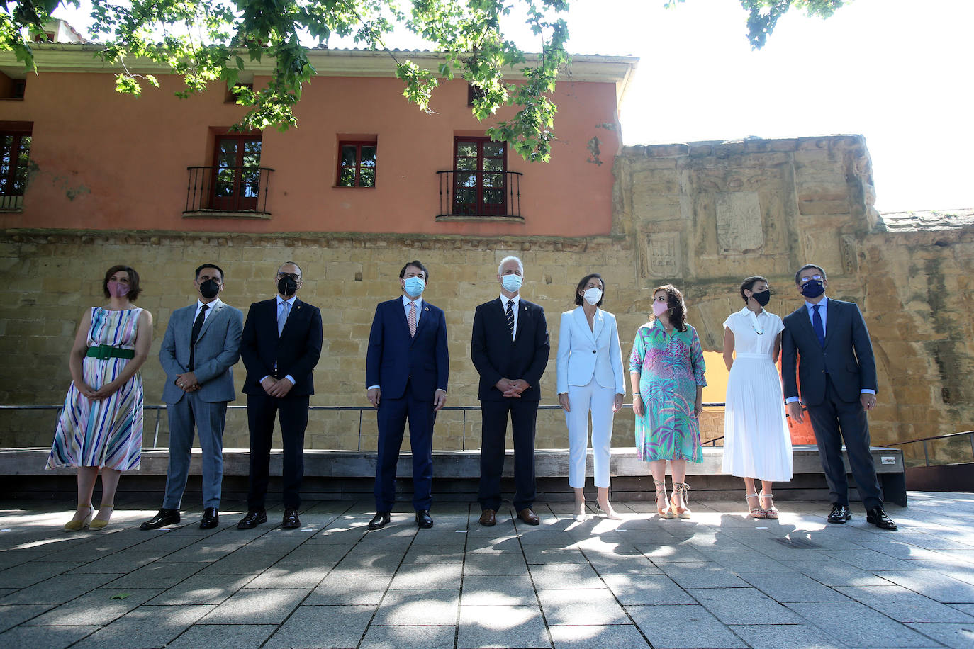 El Gobierno de La Rioja, junto al de Galicia, Aragón, Navarra y Castilla y León, unidos por el Camino de Santiago, convocados por los municipios del Camino, firman en Logroño una Declaración de Cooperación Interregional. 