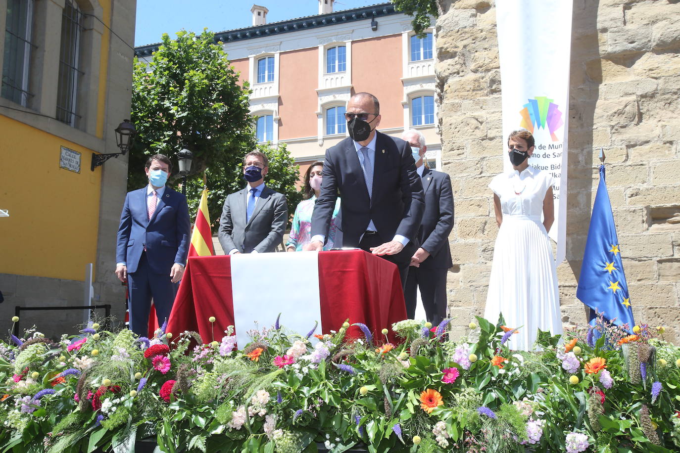 El Gobierno de La Rioja, junto al de Galicia, Aragón, Navarra y Castilla y León, unidos por el Camino de Santiago, convocados por los municipios del Camino, firman en Logroño una Declaración de Cooperación Interregional. 