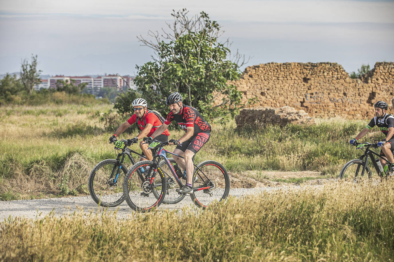 Fotos: Tiago Ferreira y Naima Madlen ganan La Rioja Bike Race