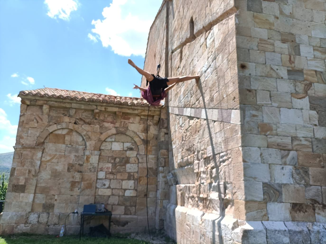 Fotos: Danza, teatro, magia y pasacalles en Canales