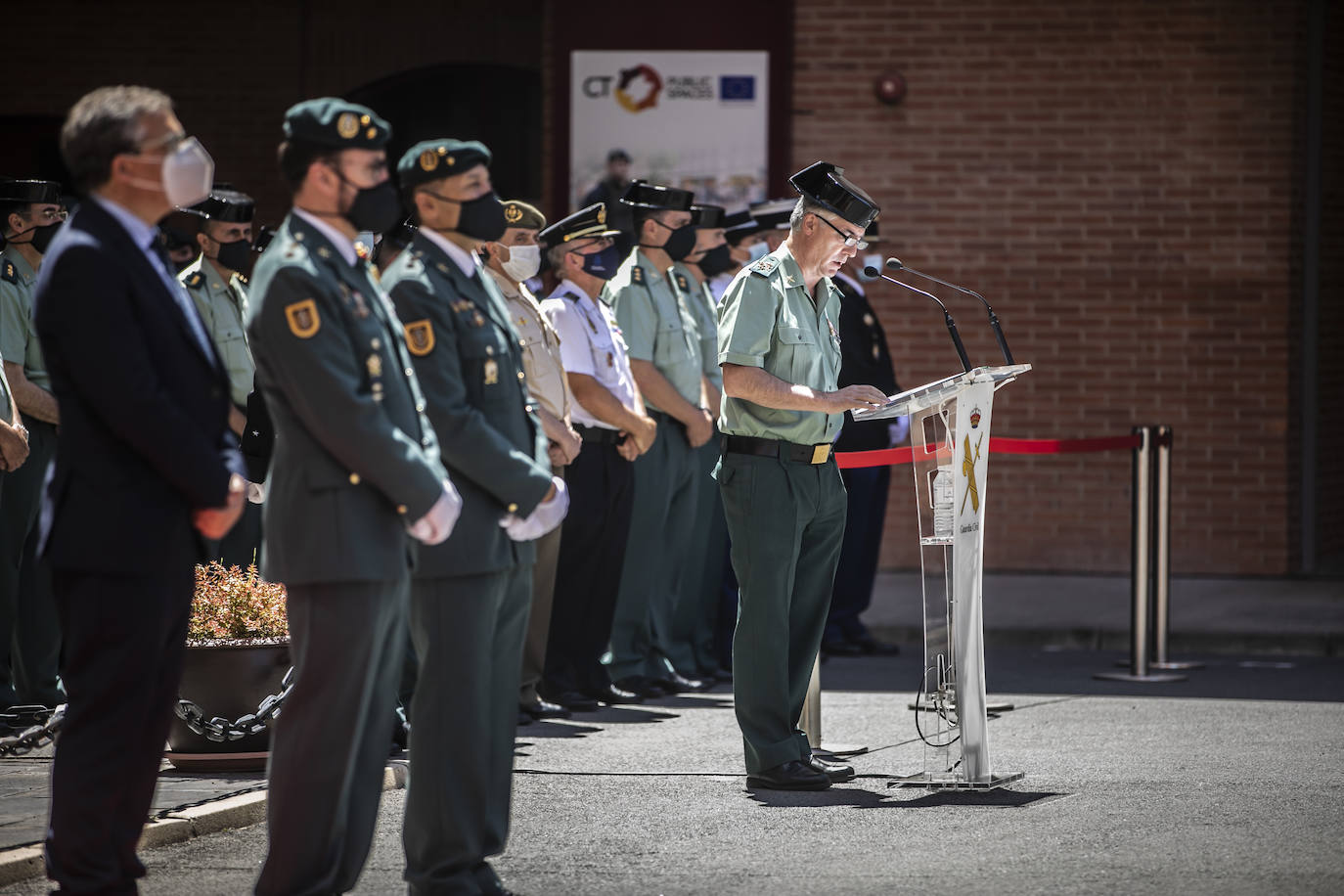 Fotos: Toman posesión los nuevos jefes de la Unidad de Acción Rural y del GAR de la Guardia Civil