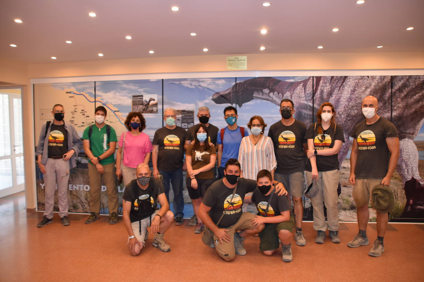 Los responsables del Museo de Dinosaurios de Salas de los Infantes visitaron ayer el yacimiento y el Centro de Interpretación Paleontológica de La Rioja de Igea