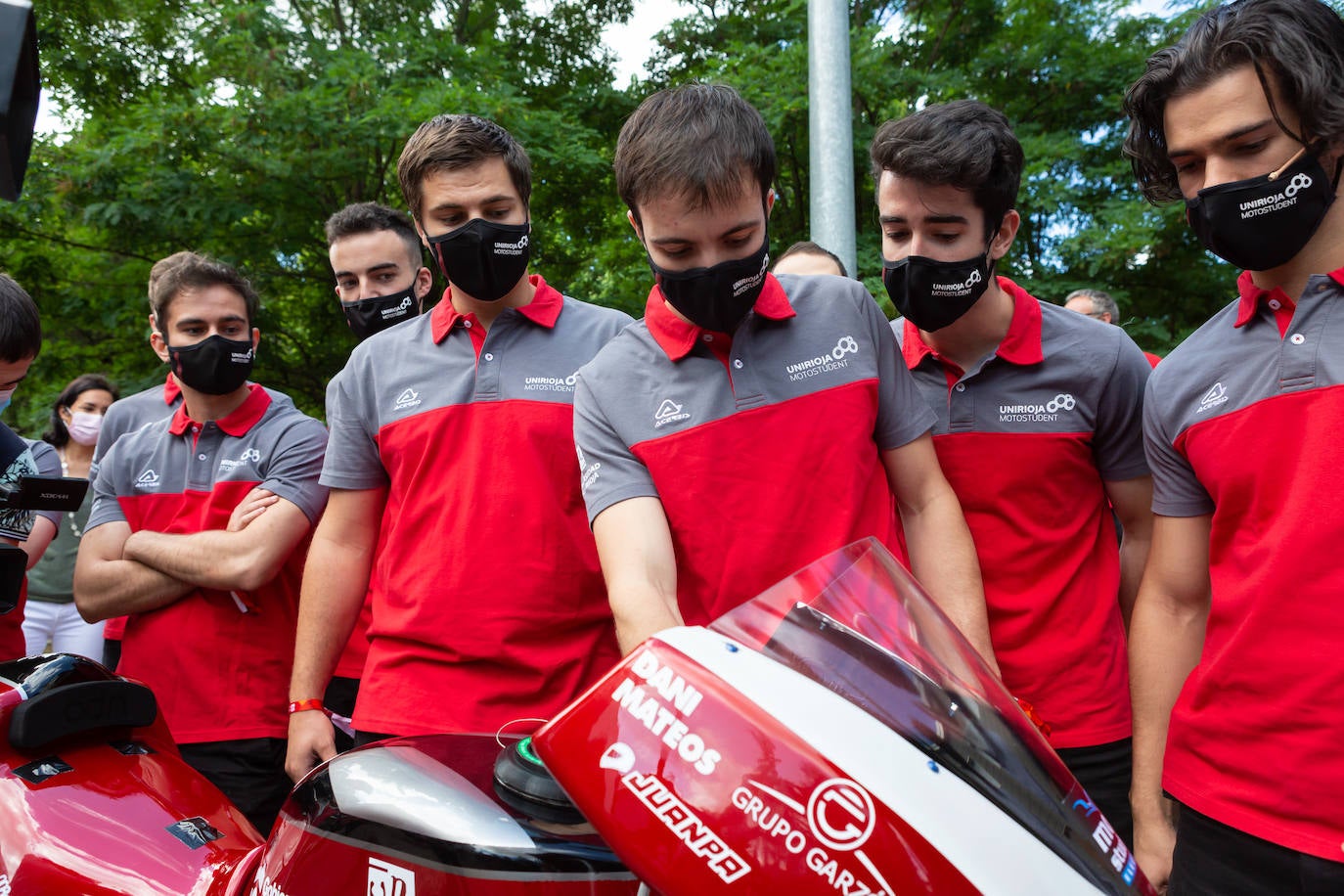 Fotos: La UR presenta la motocicleta que correrá en el Alcañiz