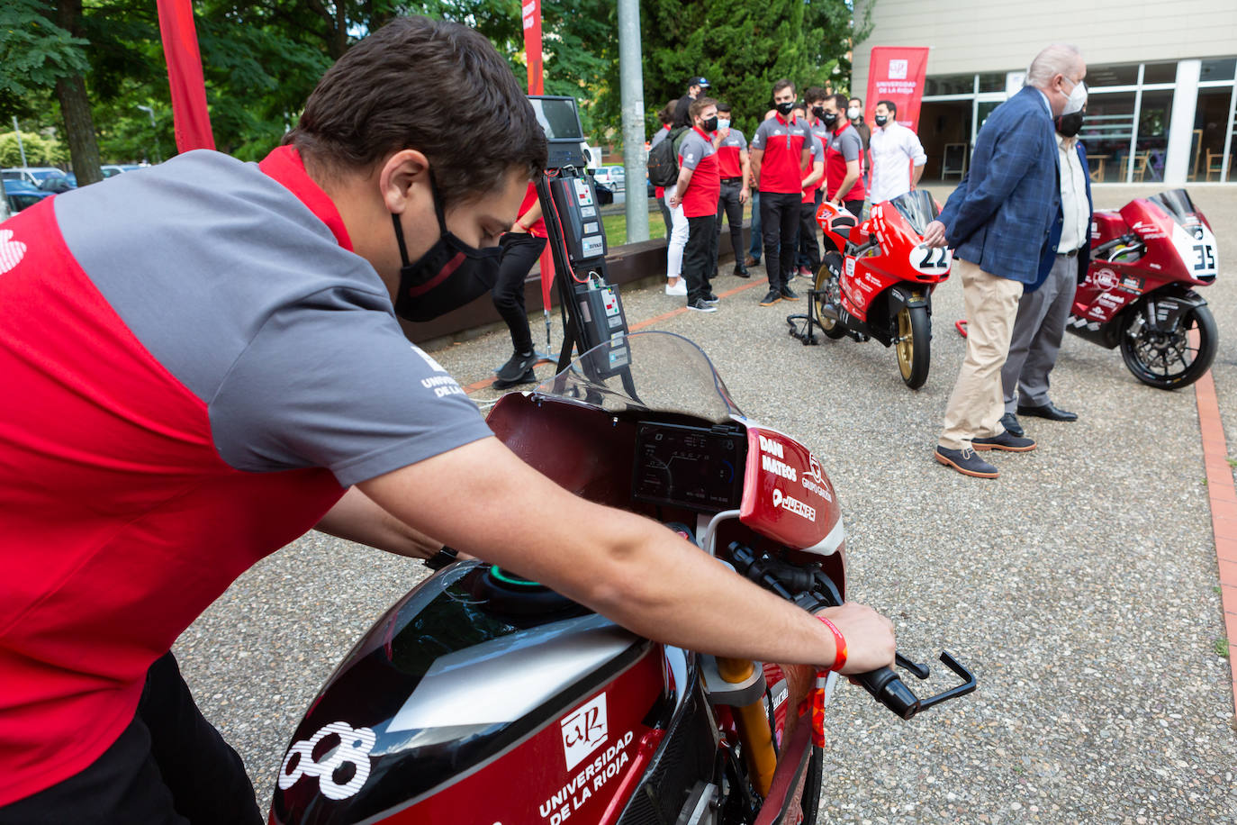 Fotos: La UR presenta la motocicleta que correrá en el Alcañiz