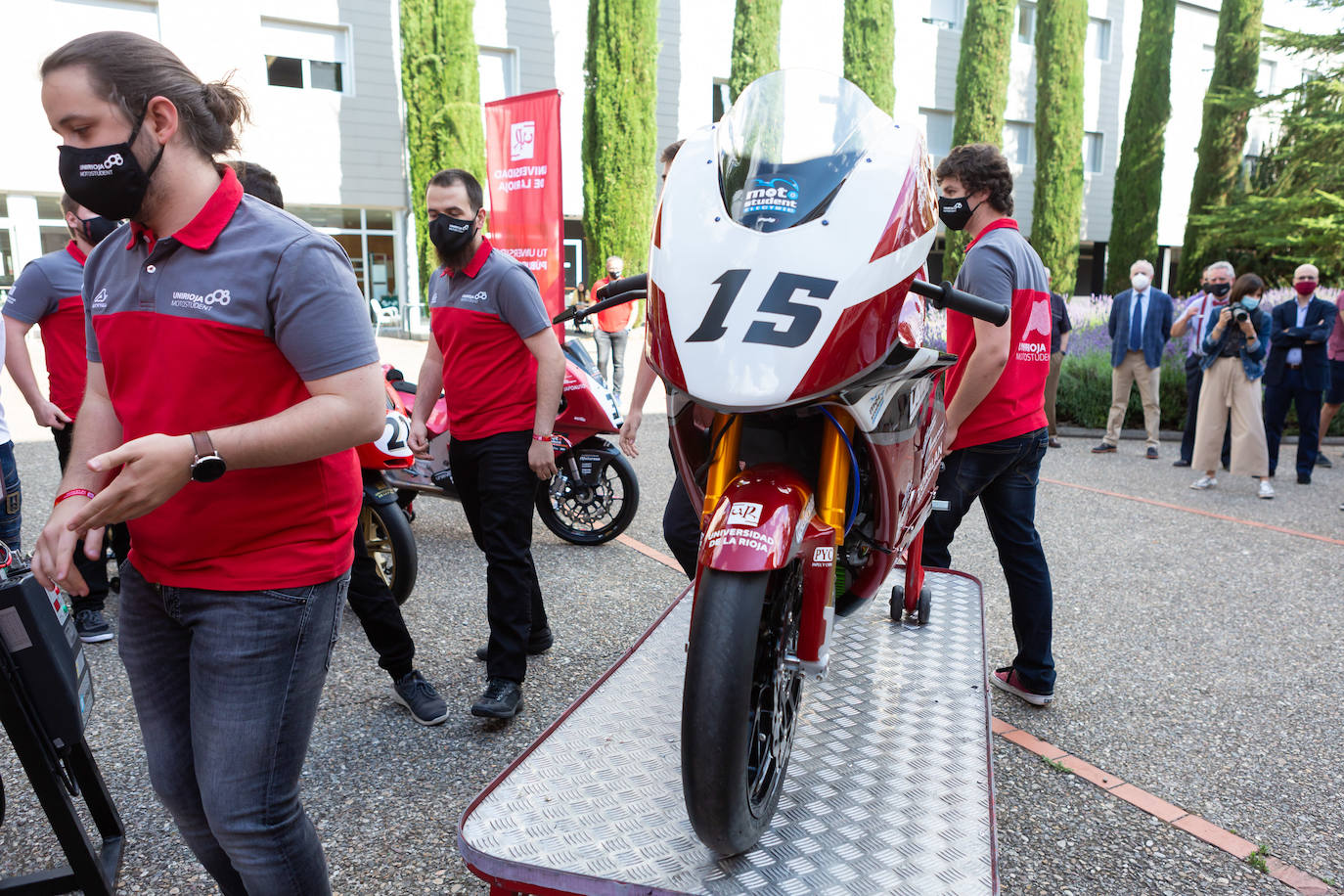 Fotos: La UR presenta la motocicleta que correrá en el Alcañiz