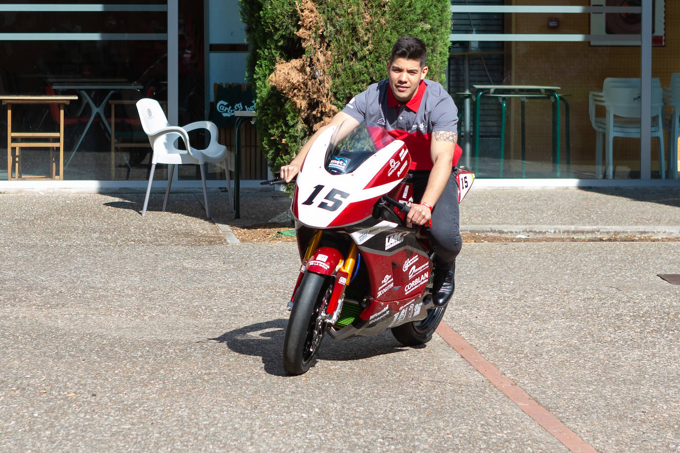 Fotos: La UR presenta la motocicleta que correrá en el Alcañiz