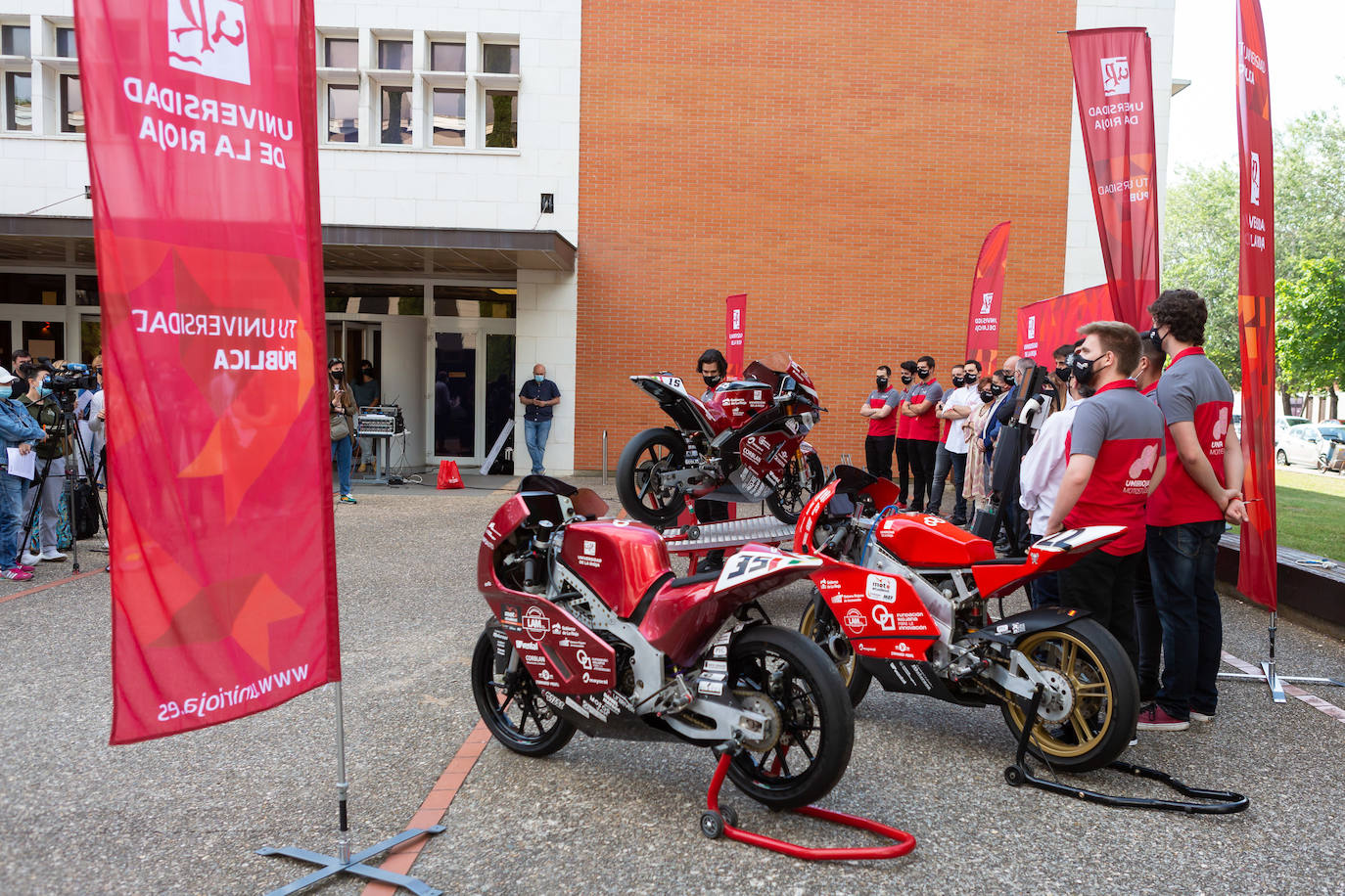 Fotos: La UR presenta la motocicleta que correrá en el Alcañiz