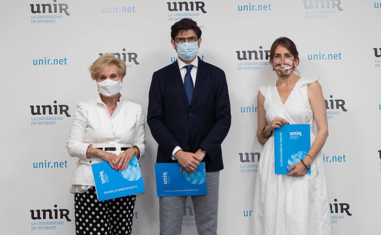 Carmen Quintanilla, Gabriel García-Prieto y Rosa Fernández. 