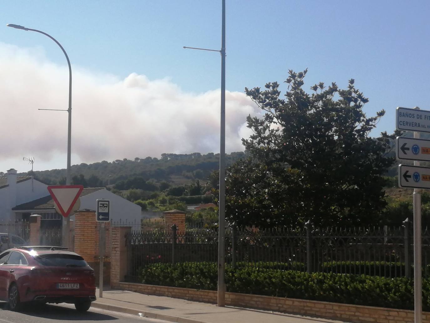 Incendio en Yerga: una columna que se ve desde kilómetros