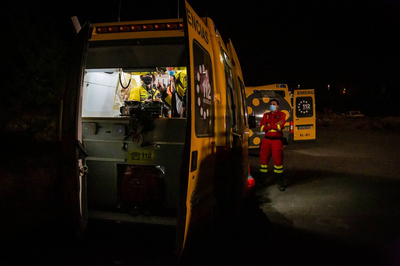 Fotos: Noche de lucha contra el incendio de Yerga