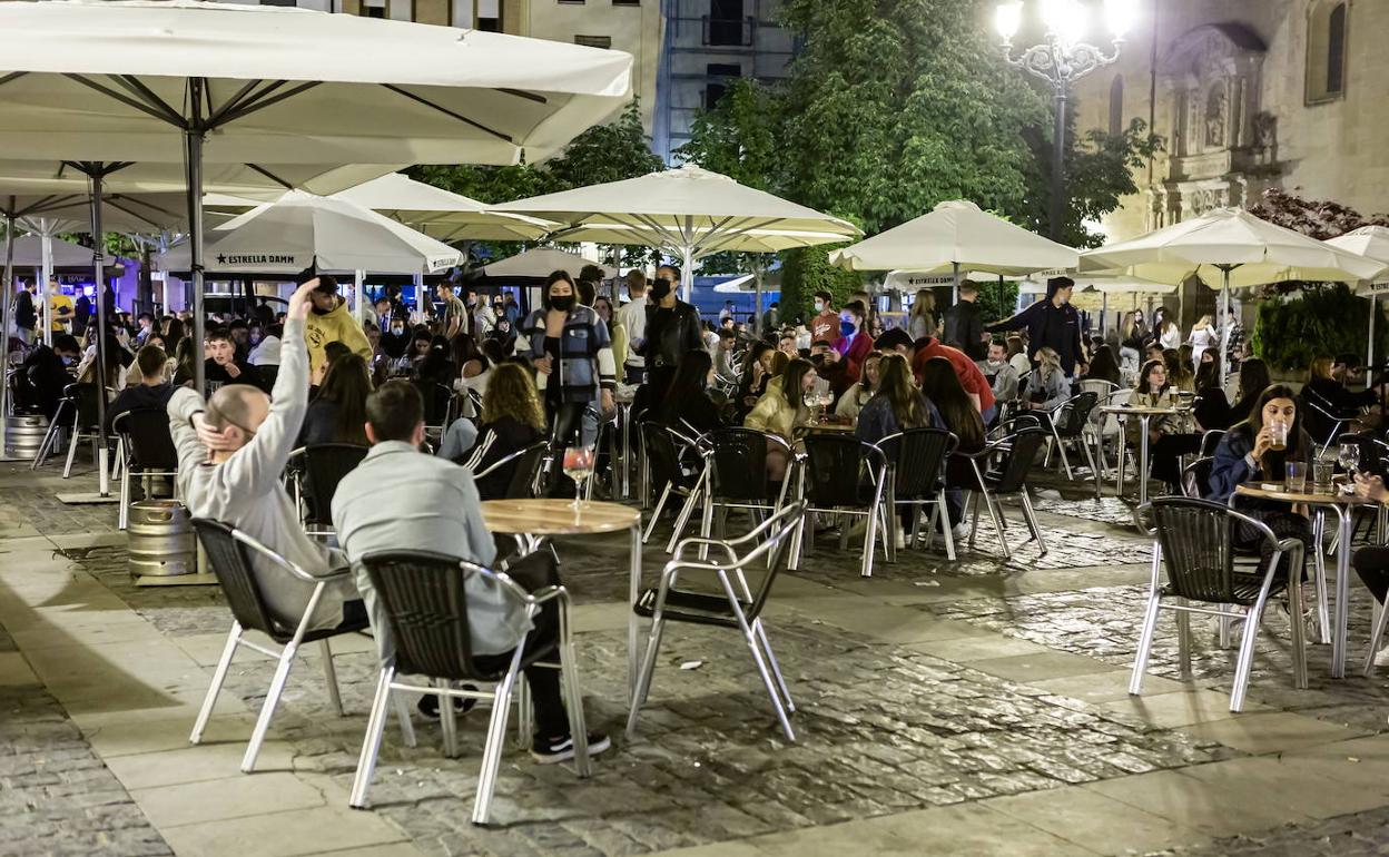 Ambiente nocturo en Logroño este verano. 