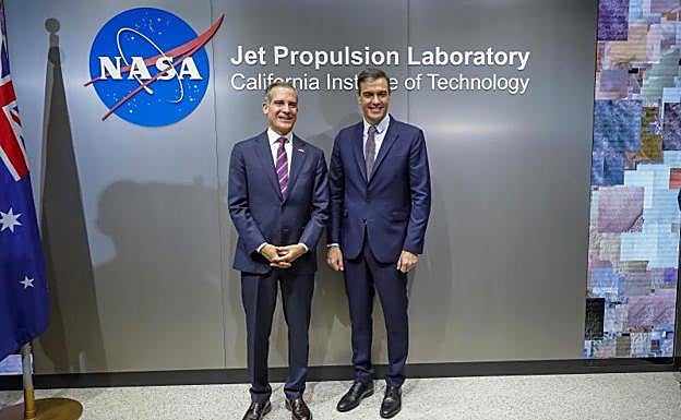 Pedro Sánchez ha estado acompañado en su visita por el alcalde de Los Ángeles, Eric Garcetti. 