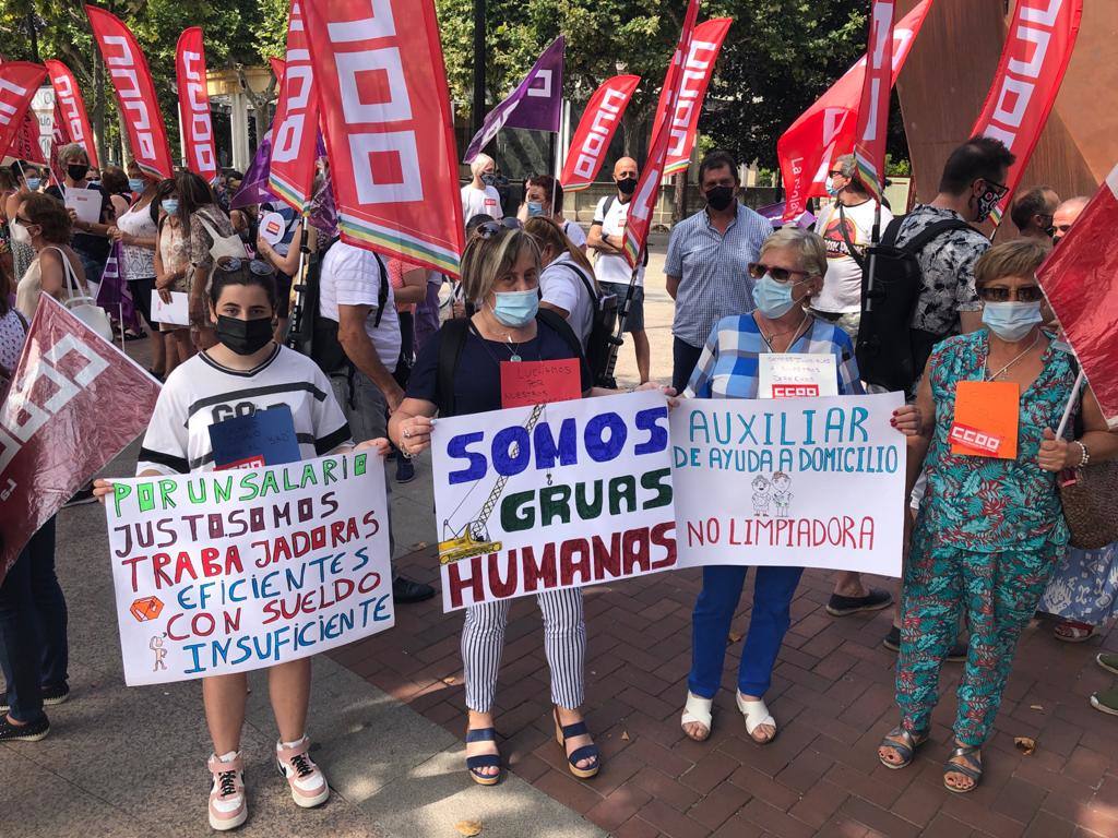 Las trabajadoras de ayuda a domicilio piden mejoras en las condiciones laborales