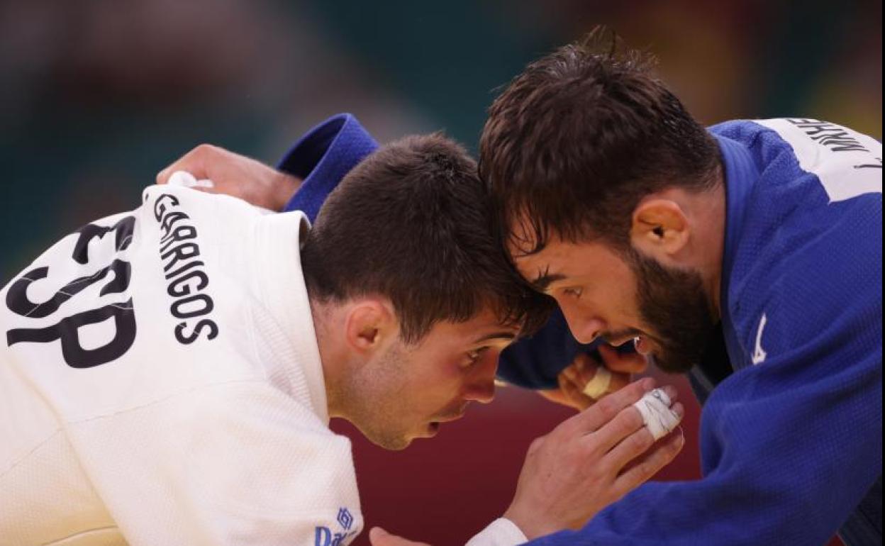 Fran Garrigós, durante su combate ante el francés Luka Mkheidze.