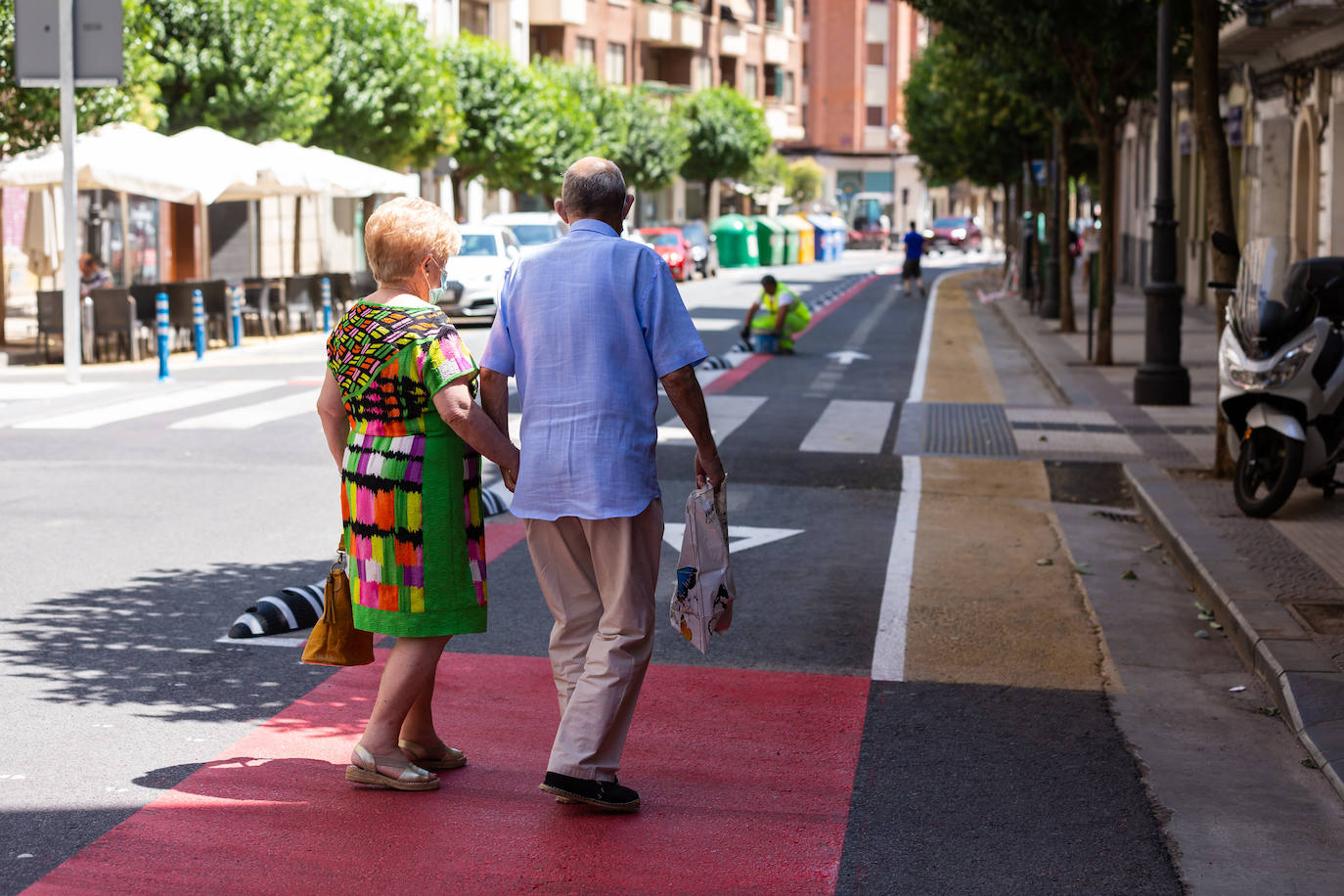 Fotos: Coches, peatones y bicicletas, entre los colores en la calzada de Duquesa de la Victoria