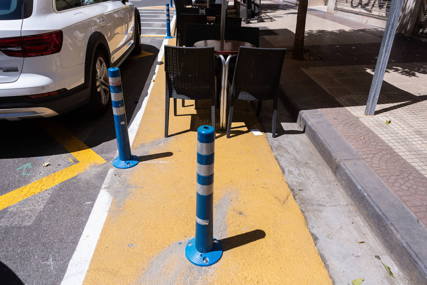 Fotos: Coches, peatones y bicicletas, entre los colores en la calzada de Duquesa de la Victoria