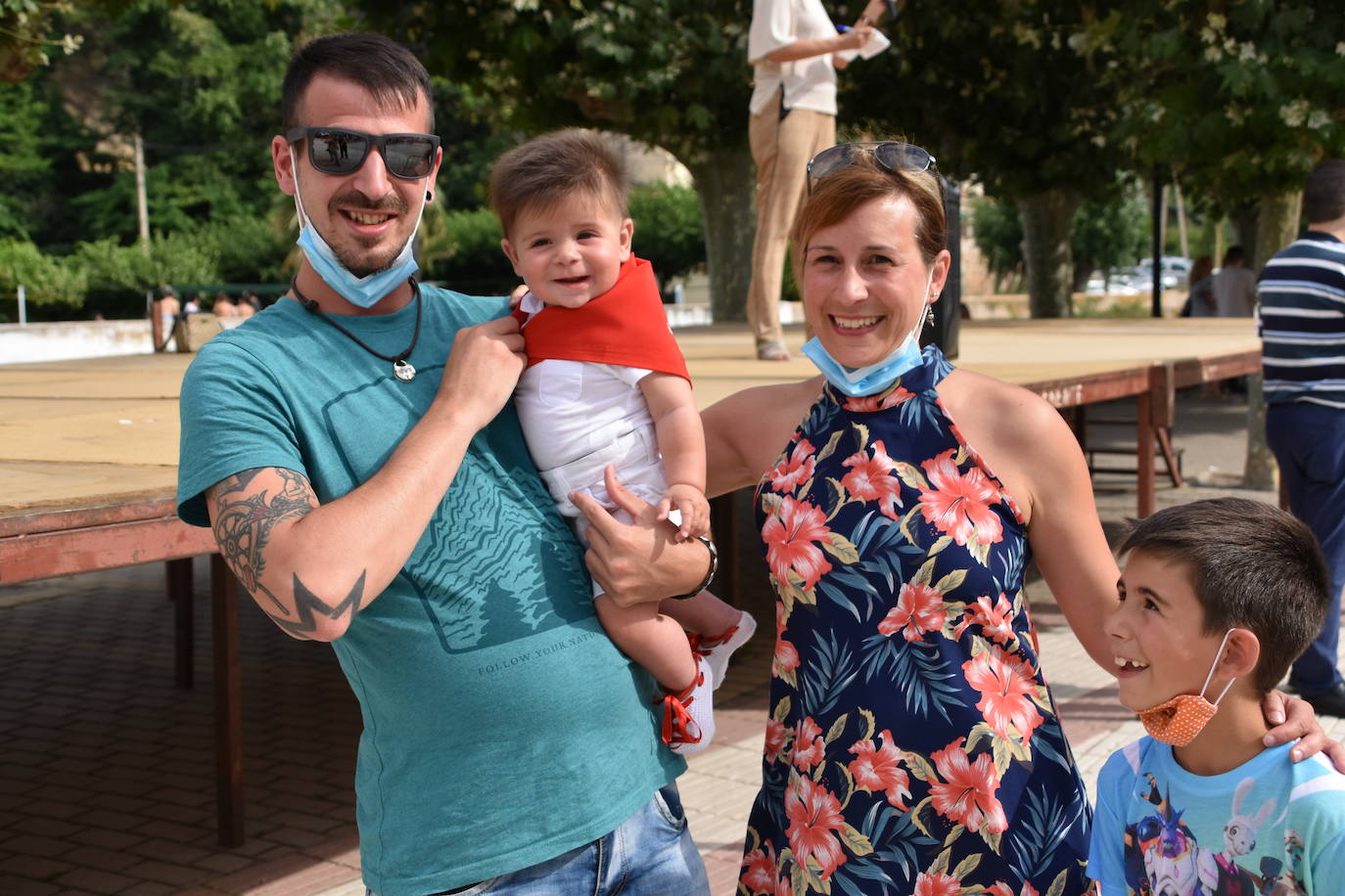 Fotos: Los cerveranos se ponen el pañuelo rojo