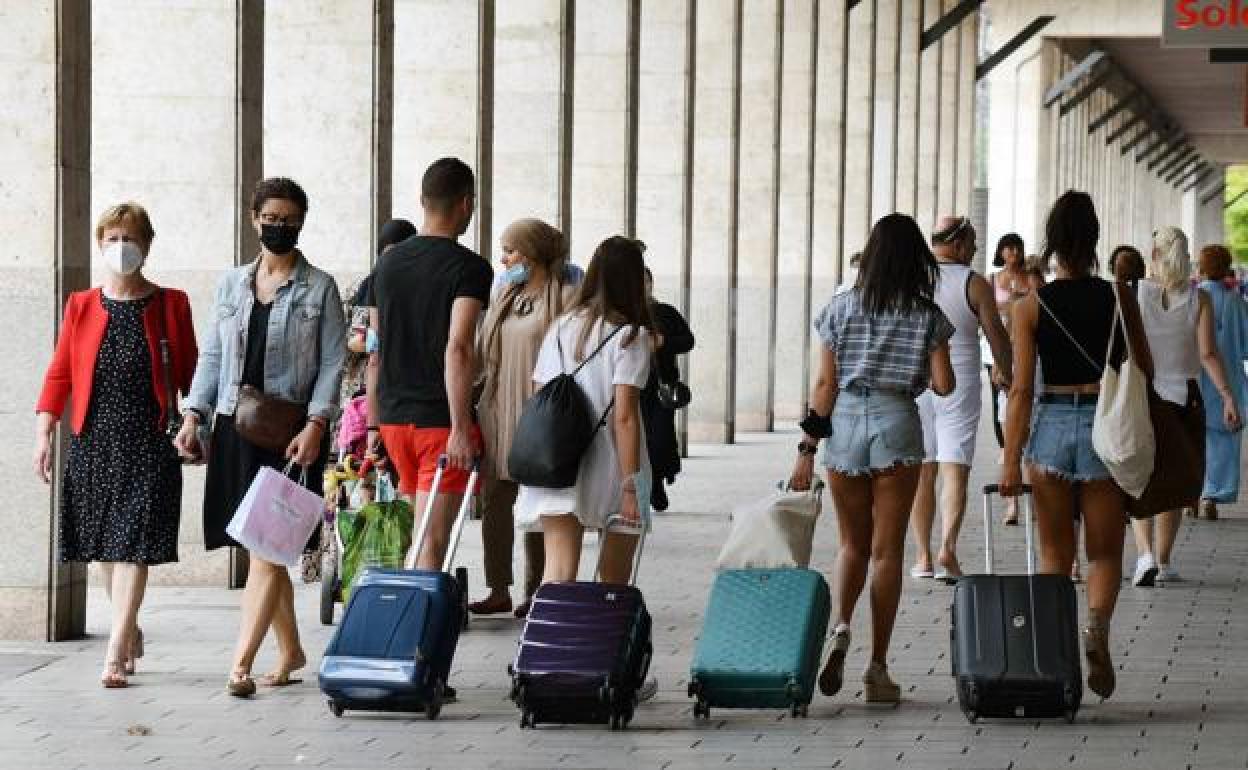 Pueblo a pueblo: Logroño vuelve a empeorar sus cifras mientras los casos en Calahorra descienden