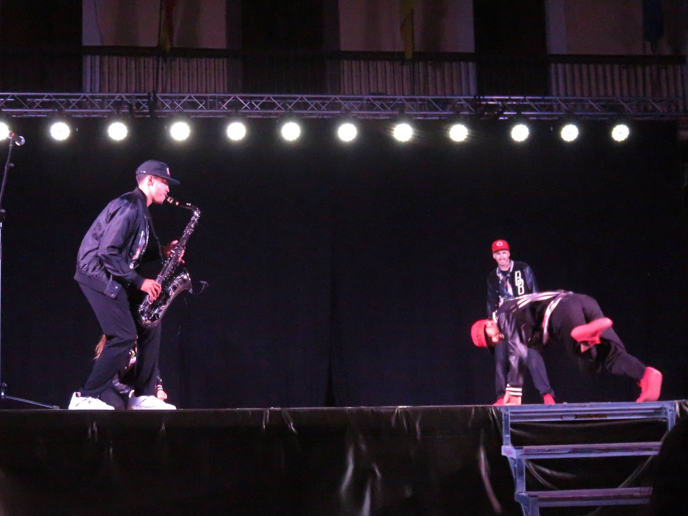 Artencalle, el Festival de Teatro, Circo y Artes de calle, ha convertido este fin de semana la plaza de España de Alfaro en un gran escenario al aire libre.