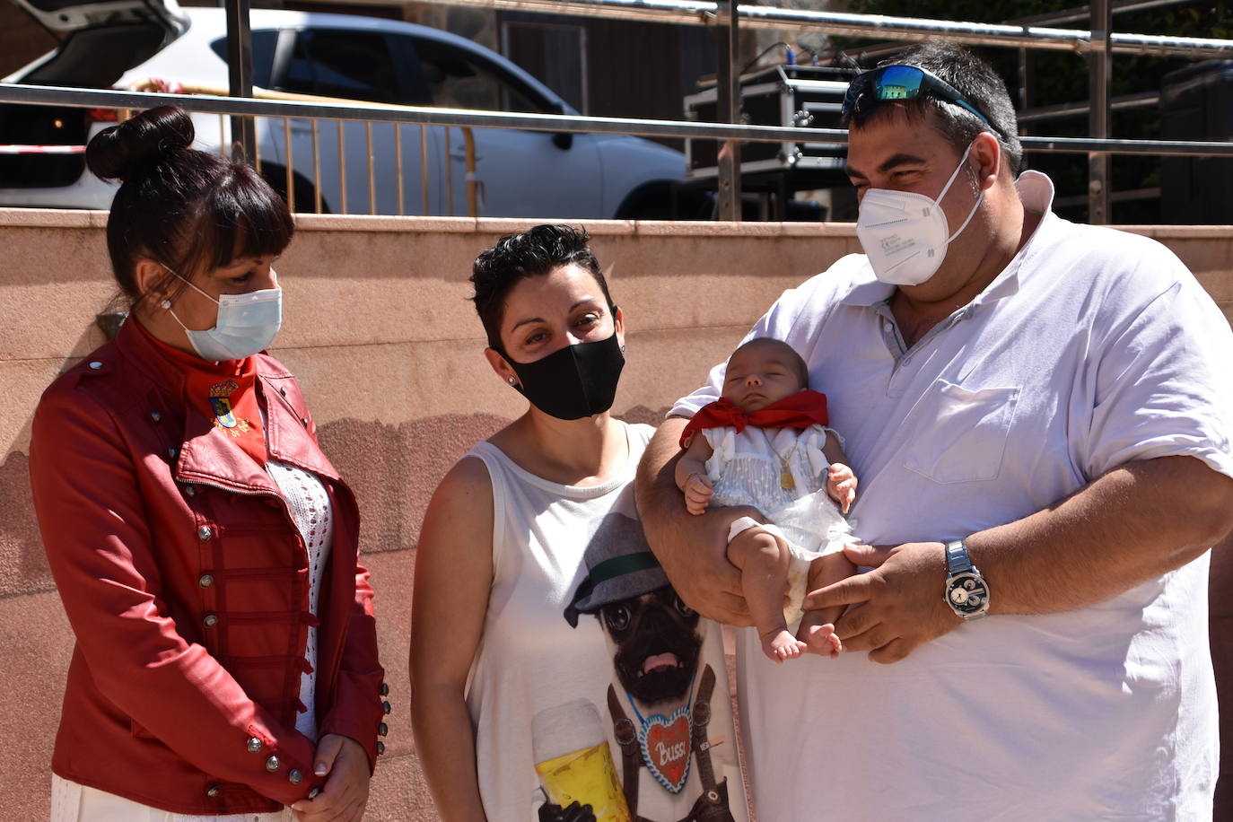 Imposición de pañuelos a los queleños nacidos en el último año.