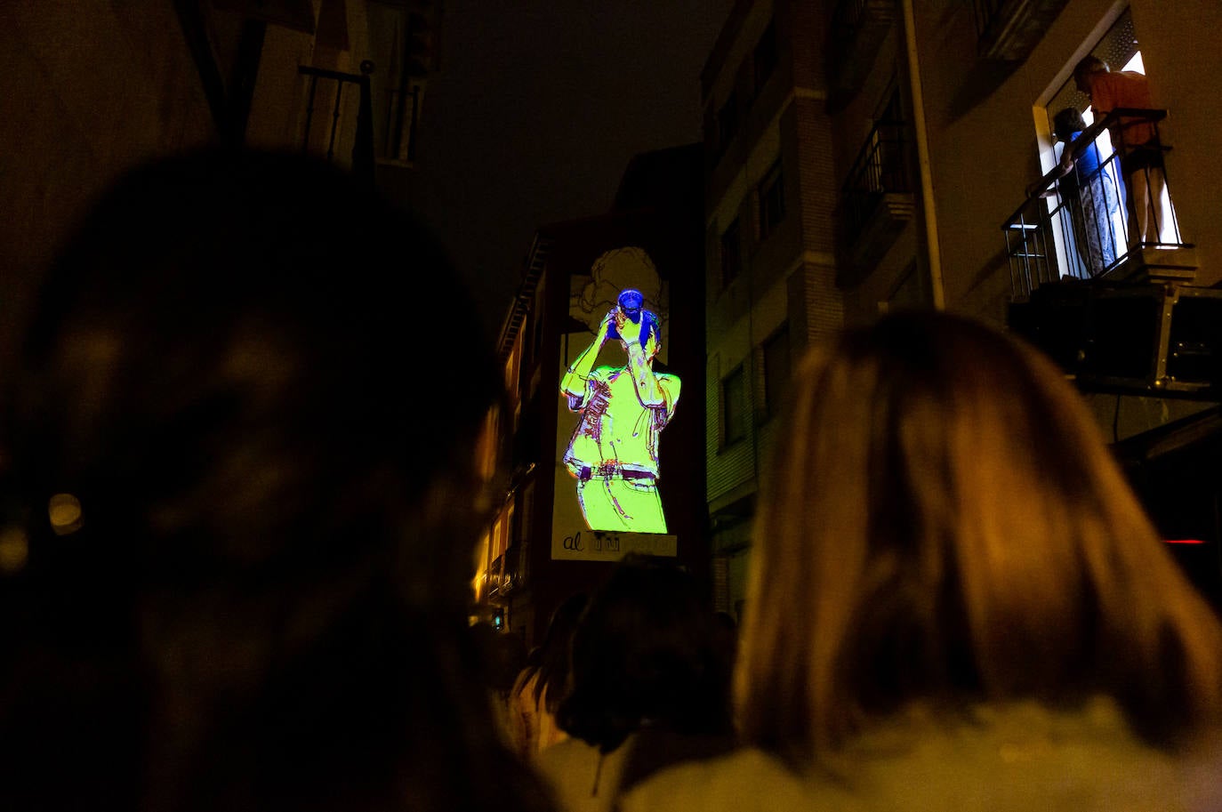 Arranca la ruta guiada de 'videomapping' en Logroño como una iniciativa pionera que ayer reunió a 200 personas. 