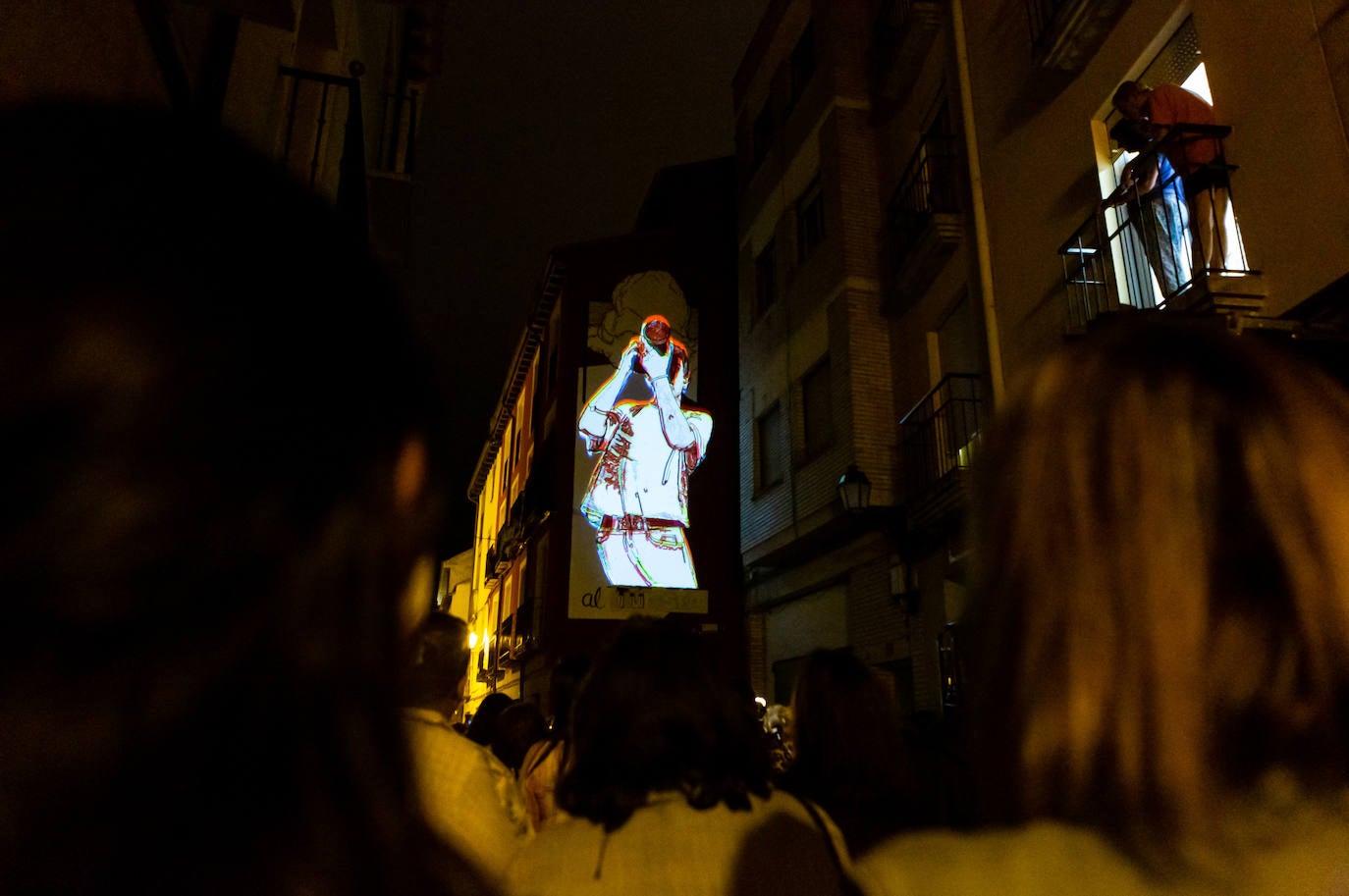 Arranca la ruta guiada de 'videomapping' en Logroño como una iniciativa pionera que ayer reunió a 200 personas. 