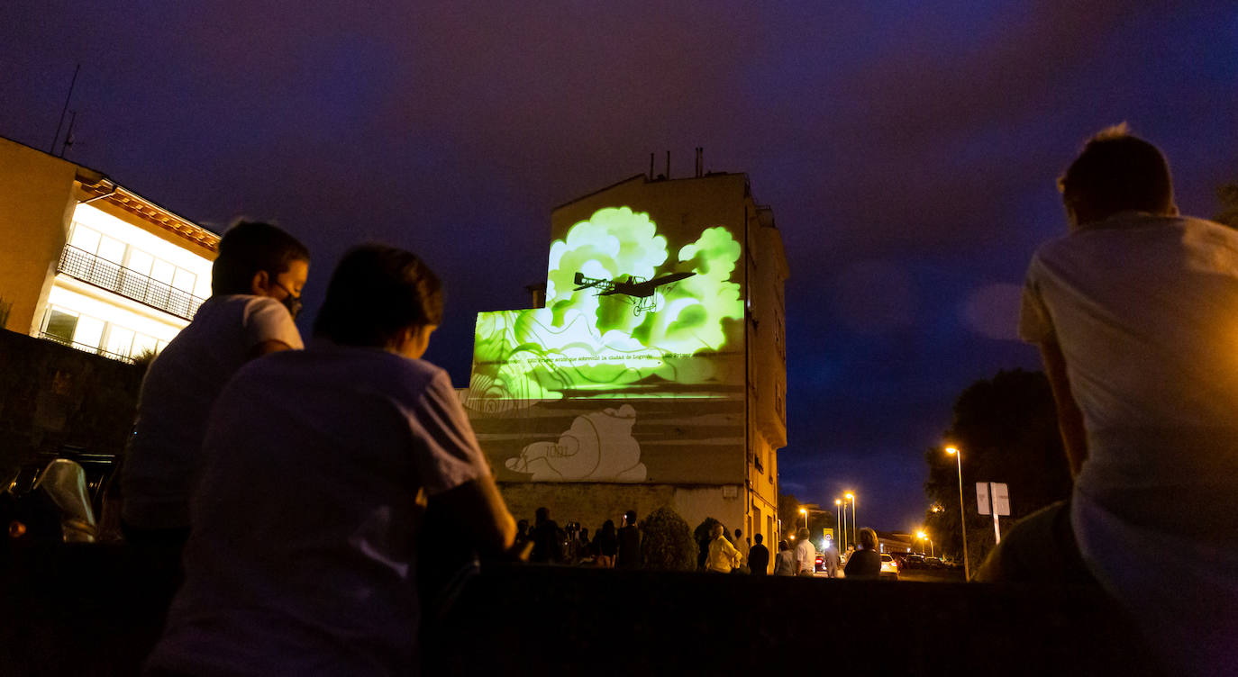 Arranca la ruta guiada de 'videomapping' en Logroño como una iniciativa pionera que ayer reunió a 200 personas. 