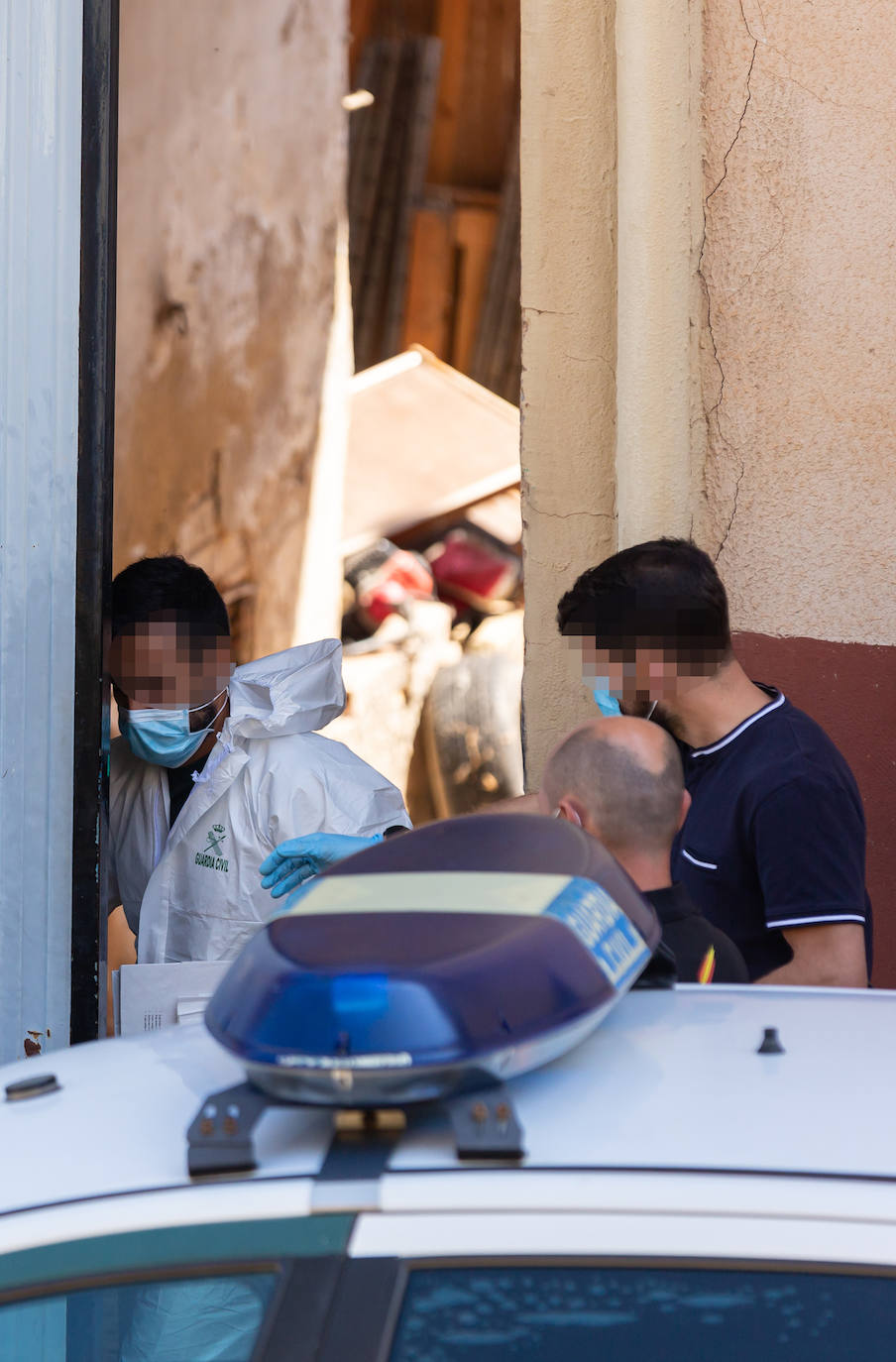 Fotos: Continúa la investigación: intenso registro durante el fin de semana en la casa del detenido en Entrena