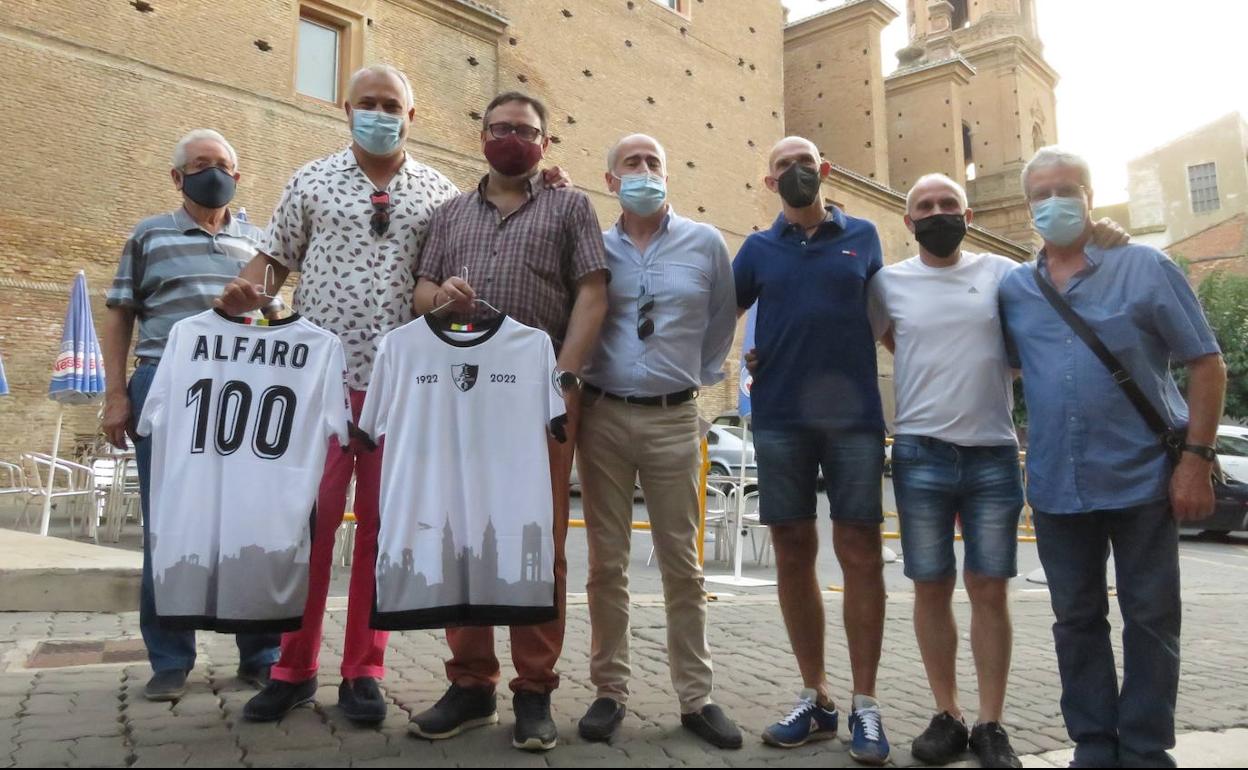 La camiseta conmemorativa del centenario se regalará a los socios. 