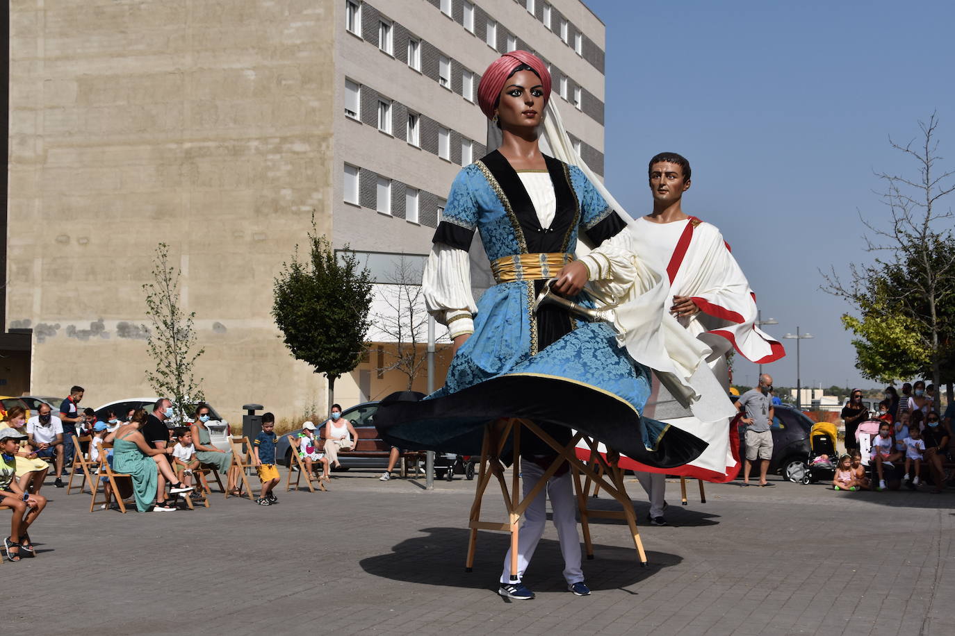 Fotos: Sonidos y color en las calles de Calahorra