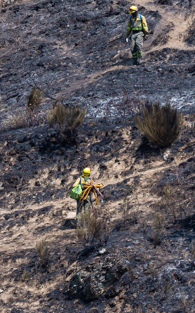 El incendio que se originó el sábado en Ezcaray ha sido declarado extinguido, aunque se mantiene la vigilancia para evitar que se reavive