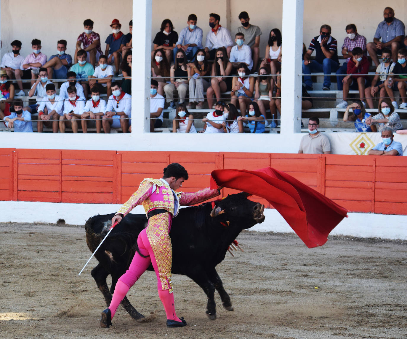 Cid de María cortó una oreja al segundo