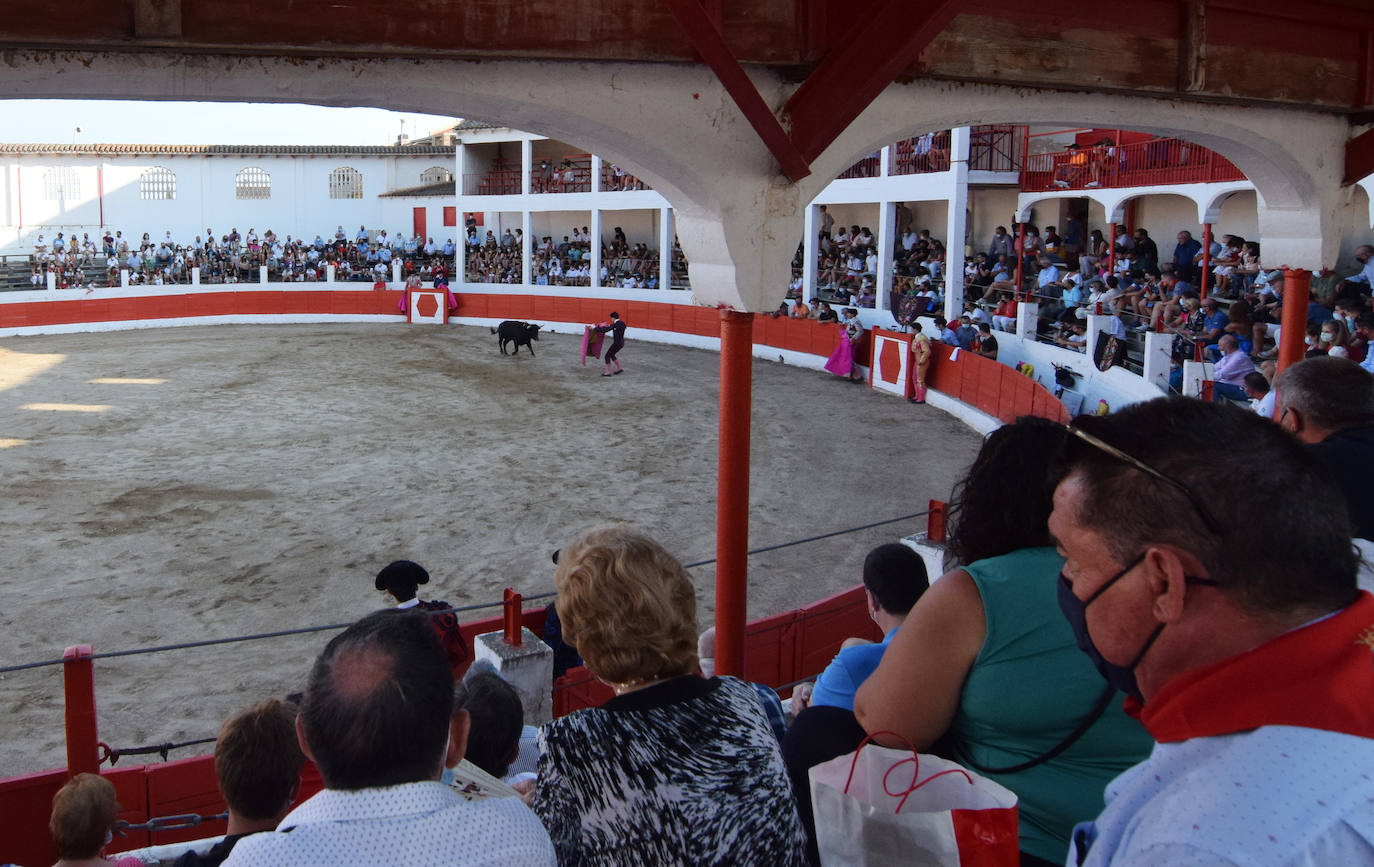 Cid de María cortó una oreja al segundo