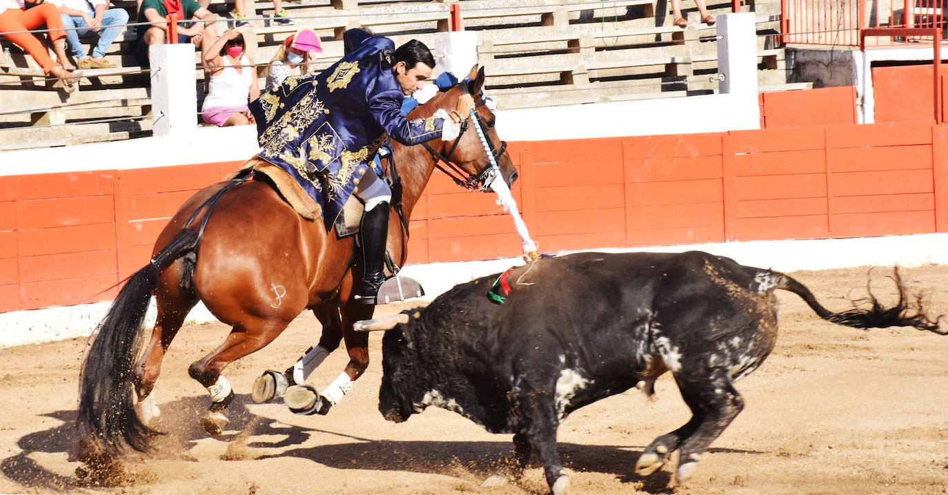 David Gomes y Pablo Donat cortan cada uno una oreja a un encierro de Pincha. 