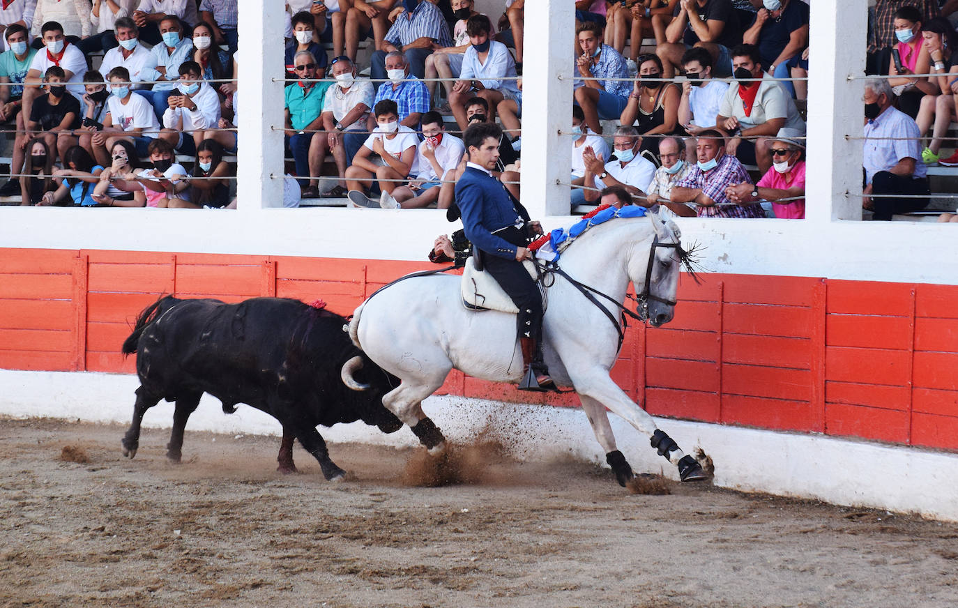 David Gomes y Pablo Donat cortan cada uno una oreja a un encierro de Pincha. 