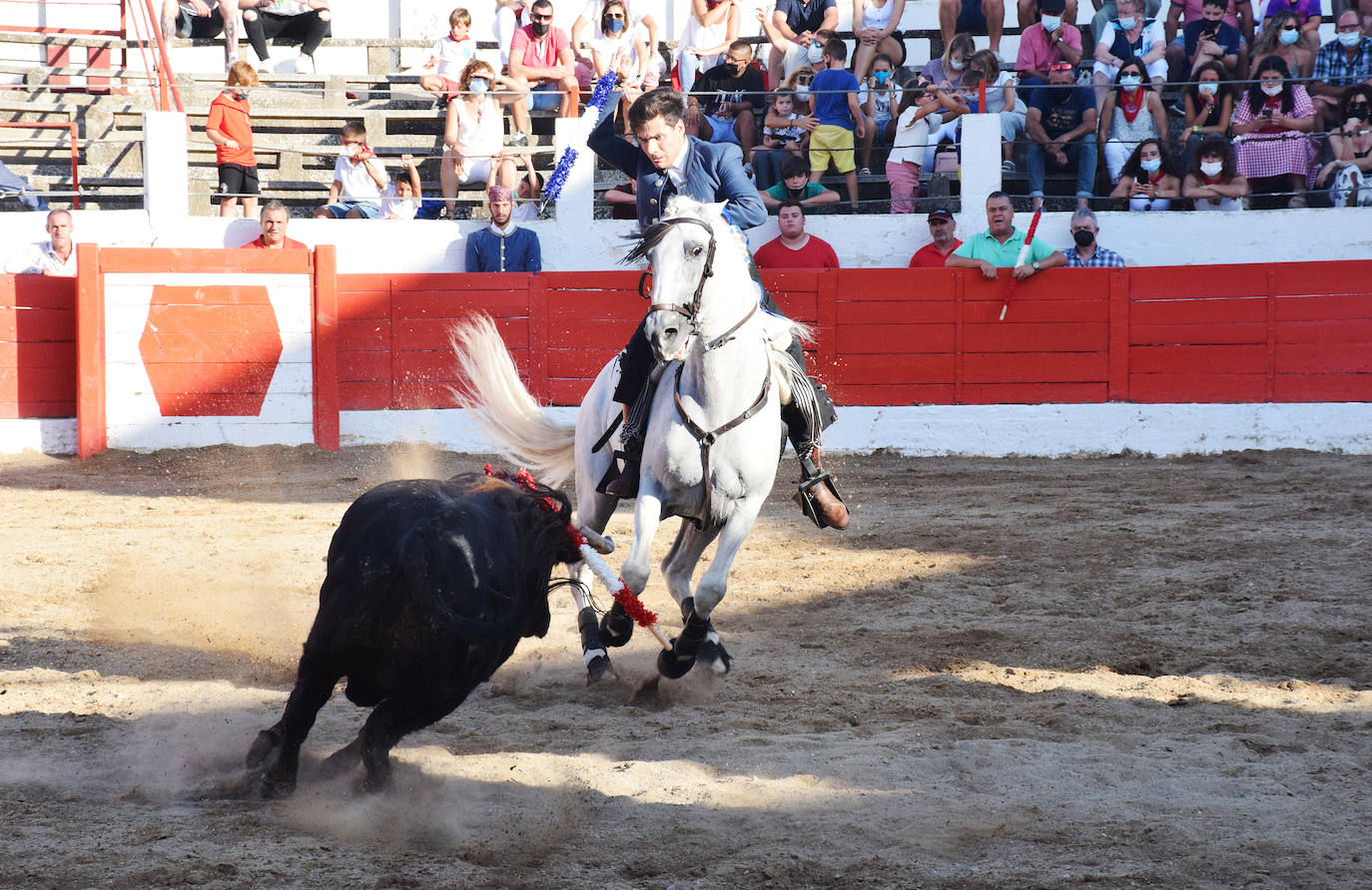 David Gomes y Pablo Donat cortan cada uno una oreja a un encierro de Pincha. 
