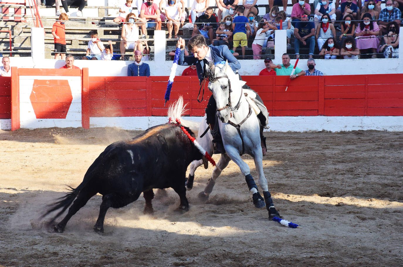 David Gomes y Pablo Donat cortan cada uno una oreja a un encierro de Pincha. 