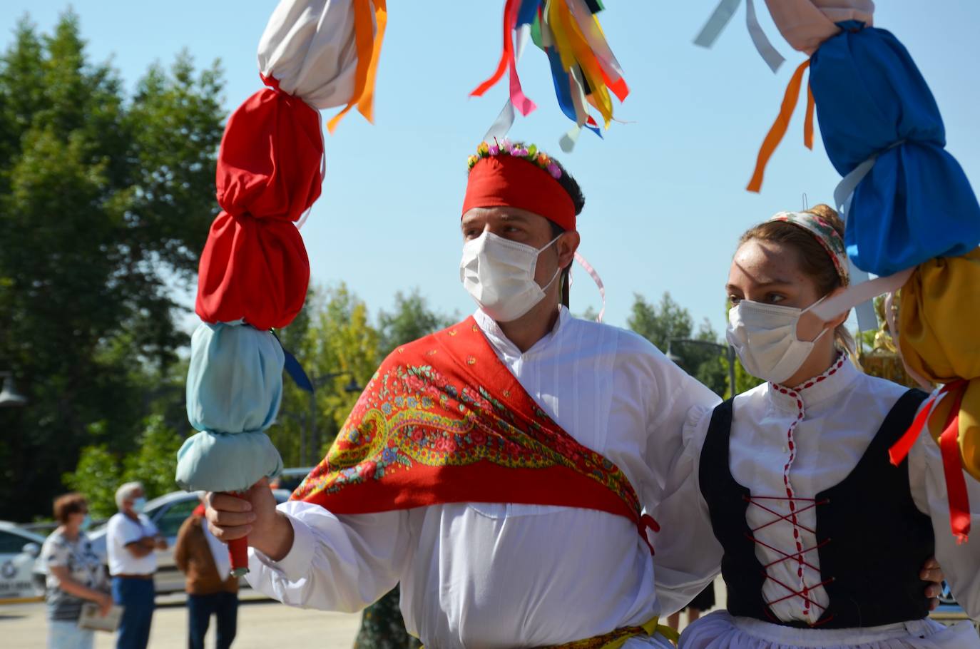 Fotos: Los Santos Mártires procesionan en coche por Calahorra