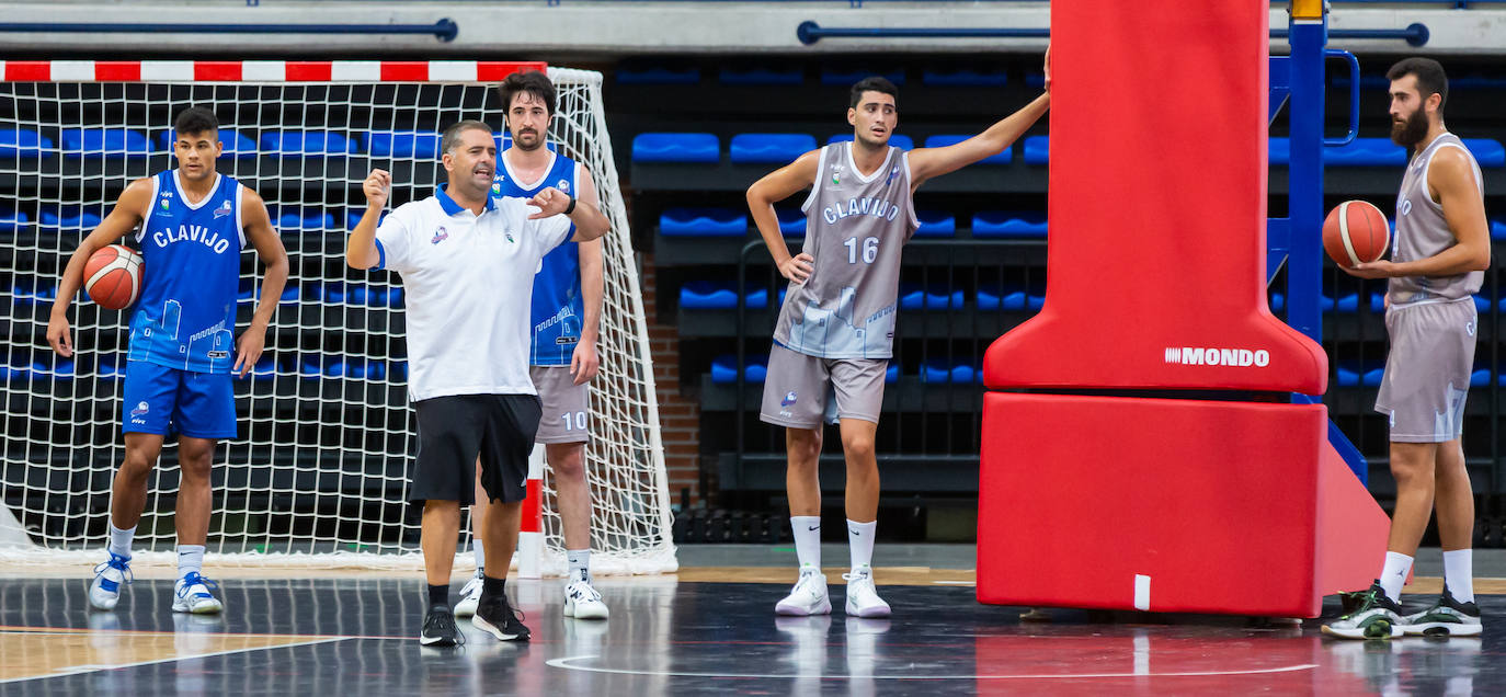 Fotos: El Clavijo empieza a preparar la temporada, su primer entrenamiento