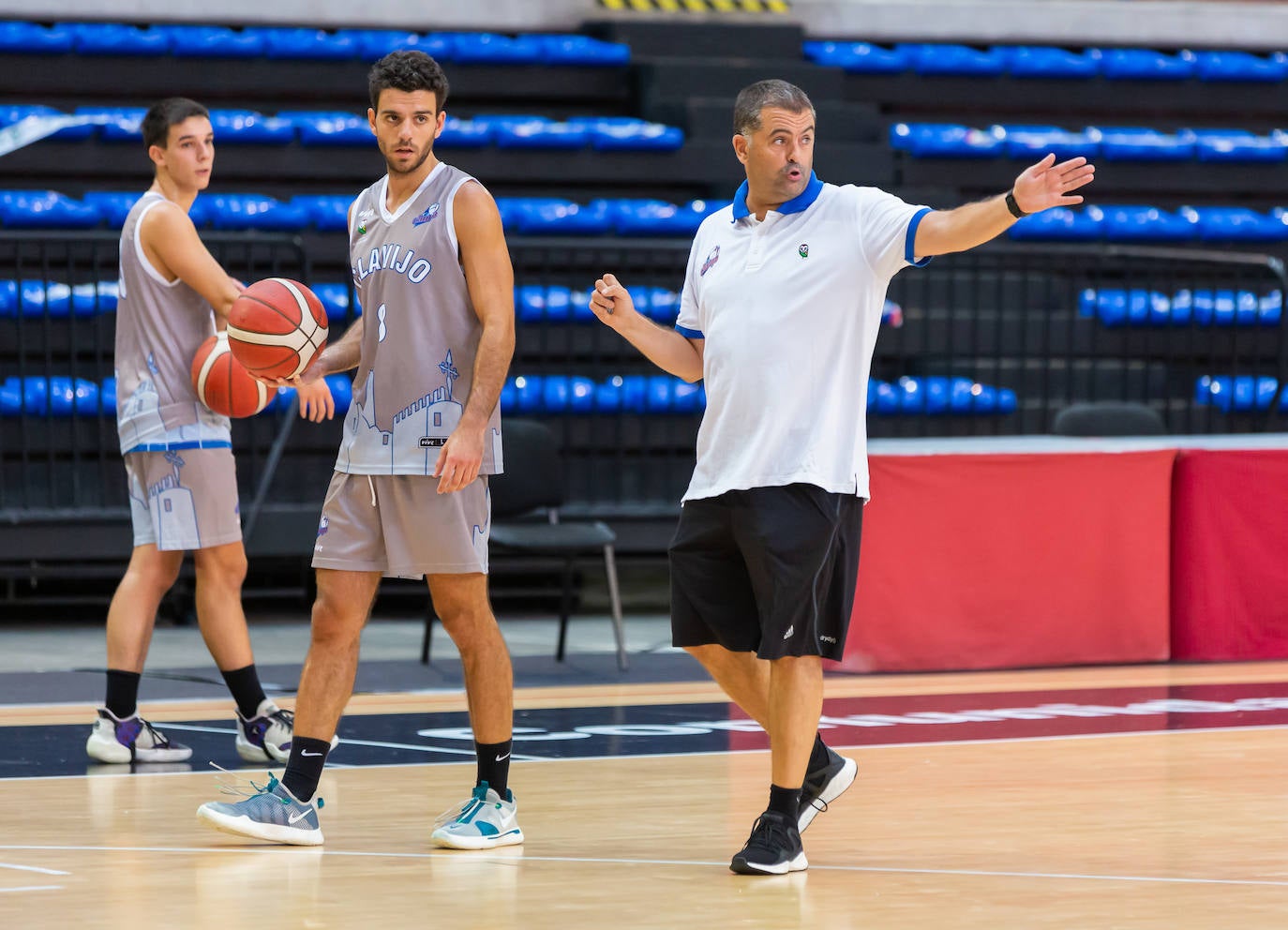 Fotos: El Clavijo empieza a preparar la temporada, su primer entrenamiento