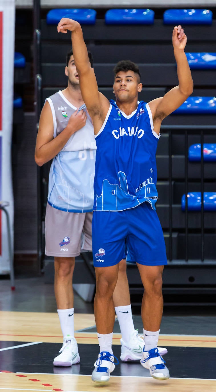 Fotos: El Clavijo empieza a preparar la temporada, su primer entrenamiento