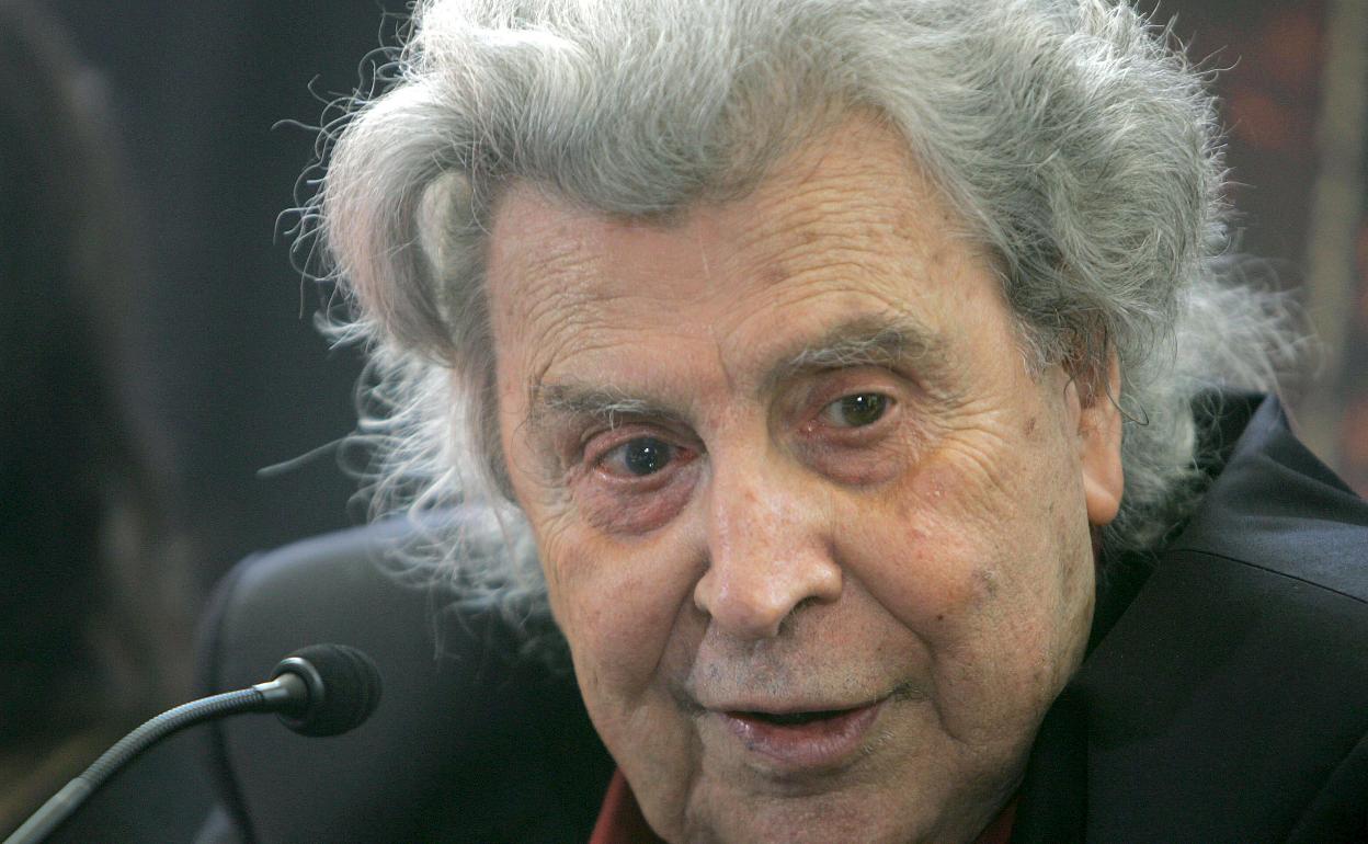 El compositor girego Mikis Theodorakis.