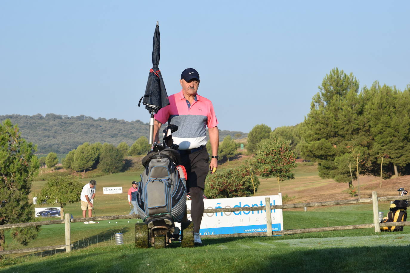 Los participantes en el torneo de patrocinadores de la Liga de Golf y Vino disfrutaron de un gran día de golf en El Campo de Logroño. 