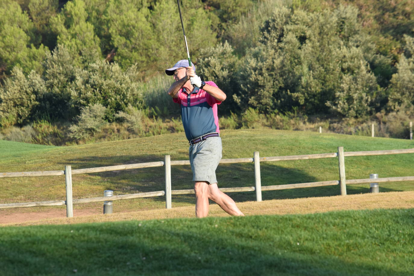 Los participantes en el torneo de patrocinadores de la Liga de Golf y Vino disfrutaron de un gran día de golf en El Campo de Logroño. 