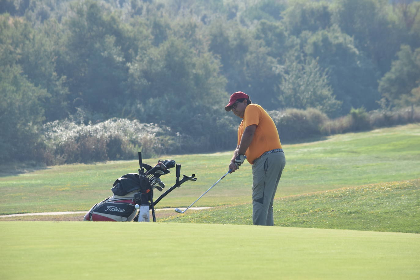 Los participantes en el torneo de patrocinadores de la Liga de Golf y Vino disfrutaron de un gran día de golf en El Campo de Logroño. 