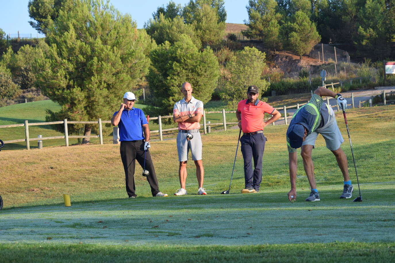 Los participantes en el torneo de patrocinadores de la Liga de Golf y Vino disfrutaron de un gran día de golf en El Campo de Logroño. 