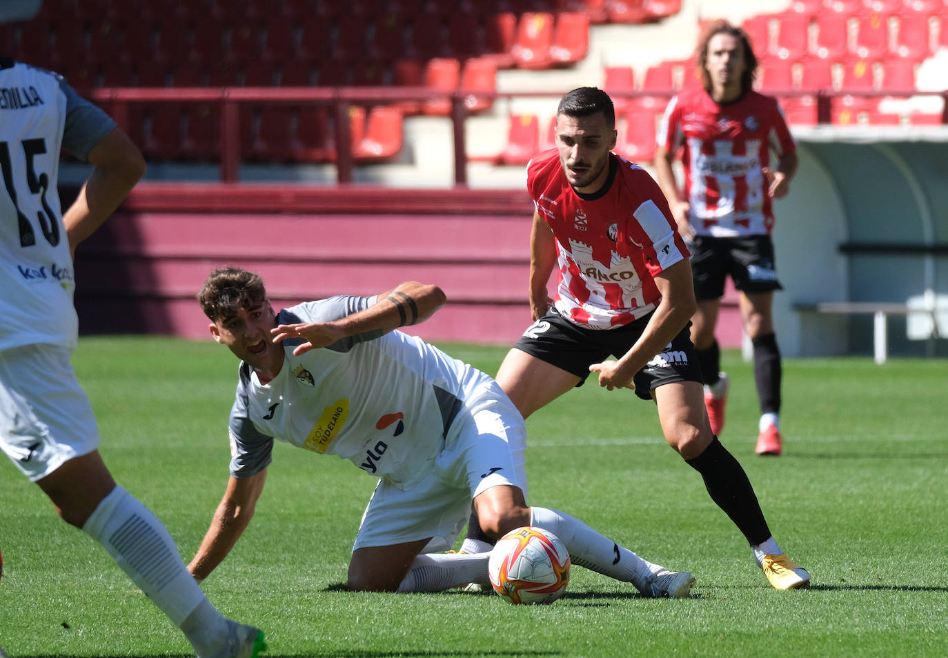 Fotos: El partido SD Logroñés-Tudelano, en imágenes