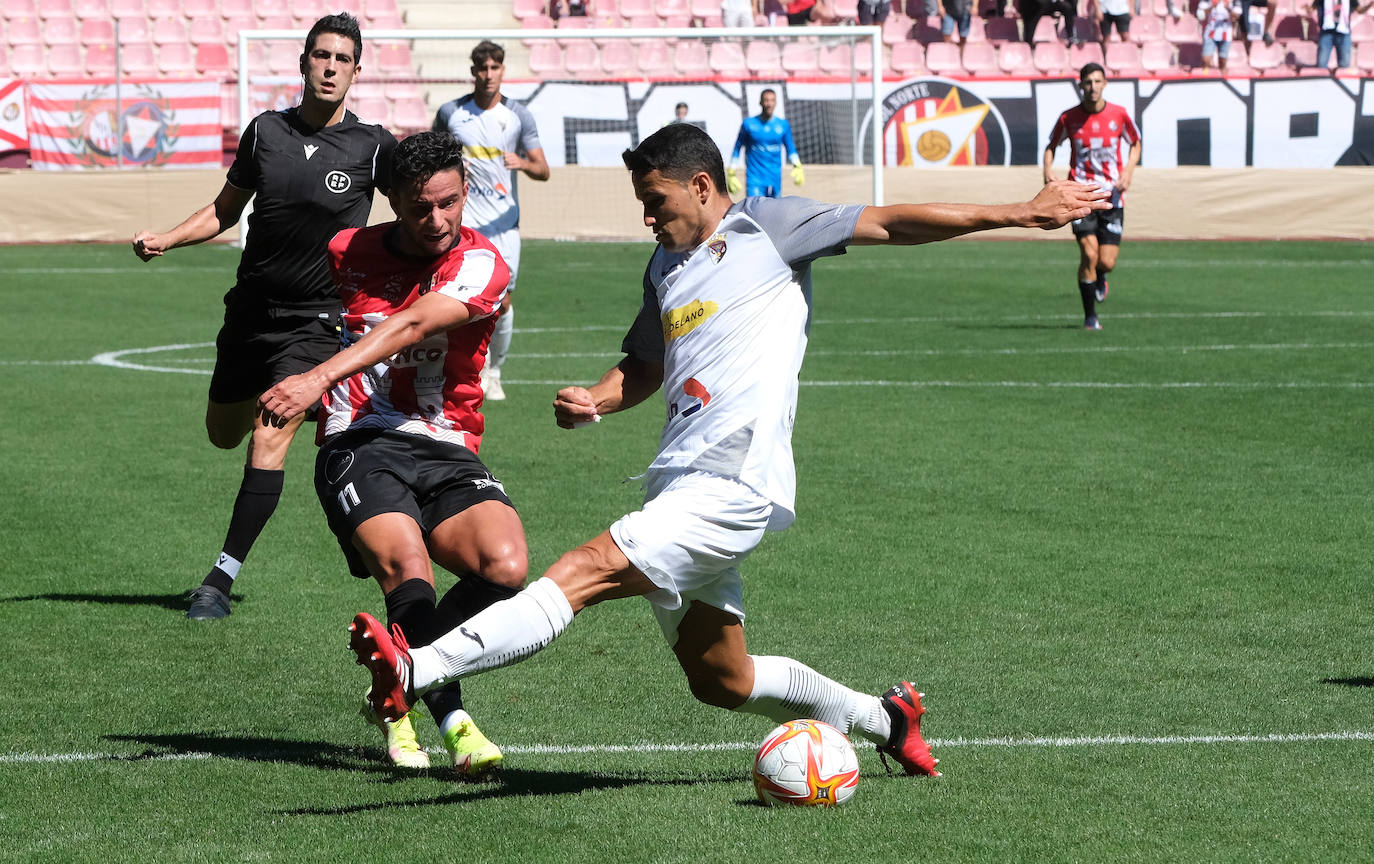 Fotos: El partido SD Logroñés-Tudelano, en imágenes