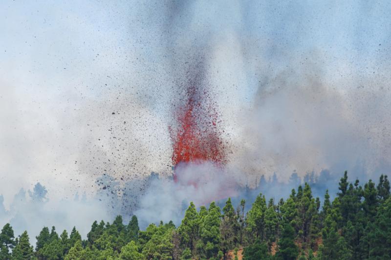 Fotos: El volcán en La Palma entra en erupción